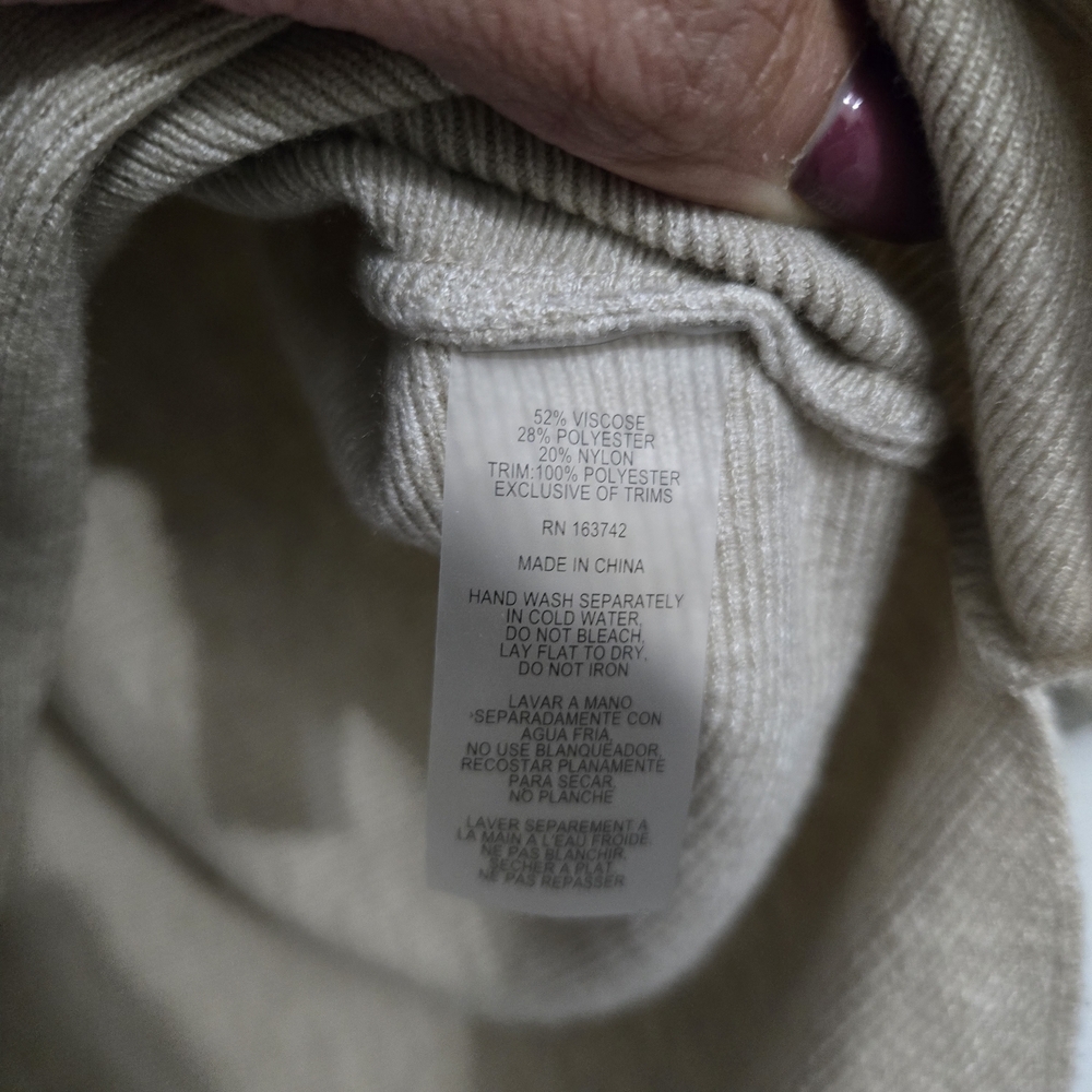 Women's Cream Sweater with Lace Details - Picture 4 of 6
